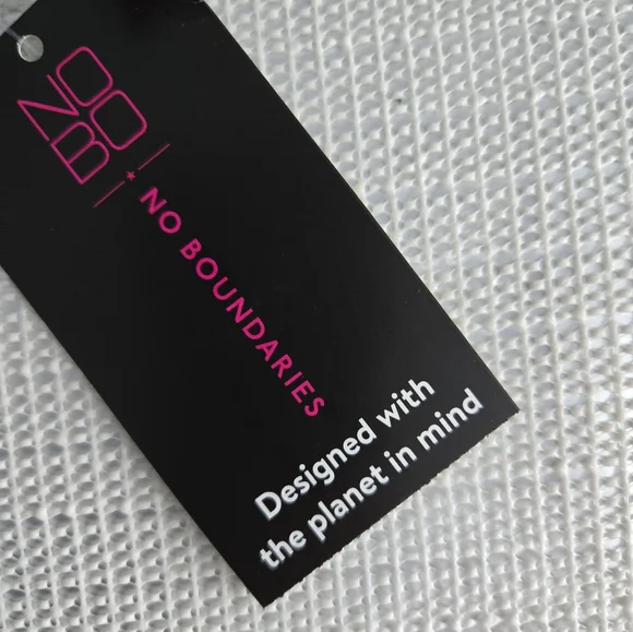 NO BOUNDARIES Stretchy Black LOVE Bike Shorts Youth XL Which is Woman's Large - Picture 5 of 12